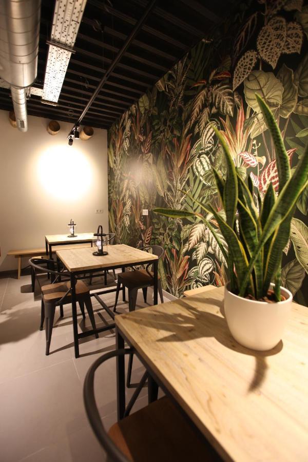 Vtz The Botanic Hostel Σαραγόσα Εξωτερικό φωτογραφία